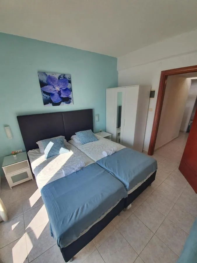 Sunset_Apartments Only 15 Meters From The Sea Neos Marmaras Hotel de apartamente